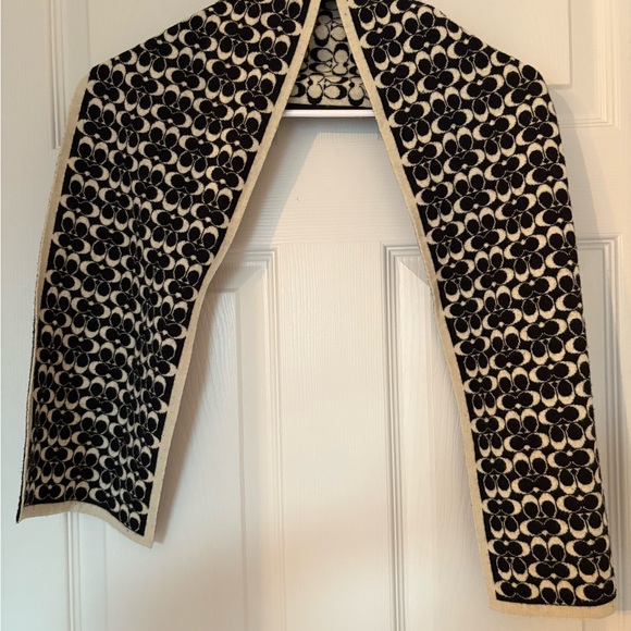Coach Wool Black and Cream Logo Scarf - Picture 1 of 6
